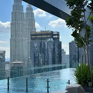  Апартаменты Royce Residences By Romeo